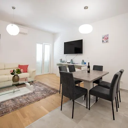 Apartment Katicic *